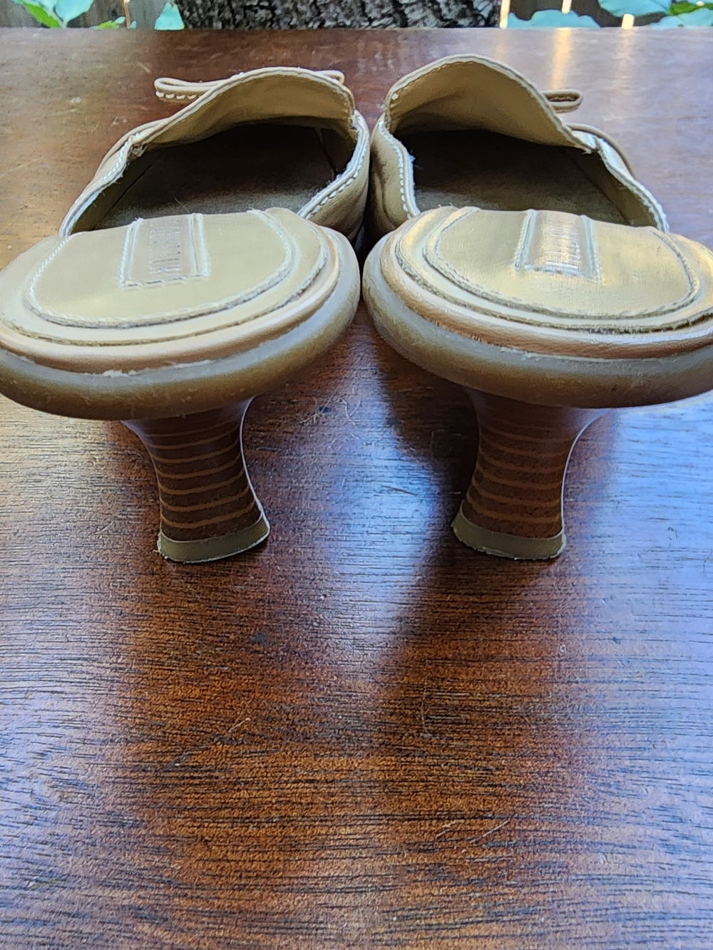 Vintage Hillard & Hanson Tan Beige Leather Mules Tassel Kitten Heels [8.5] - Picture 5 of 11